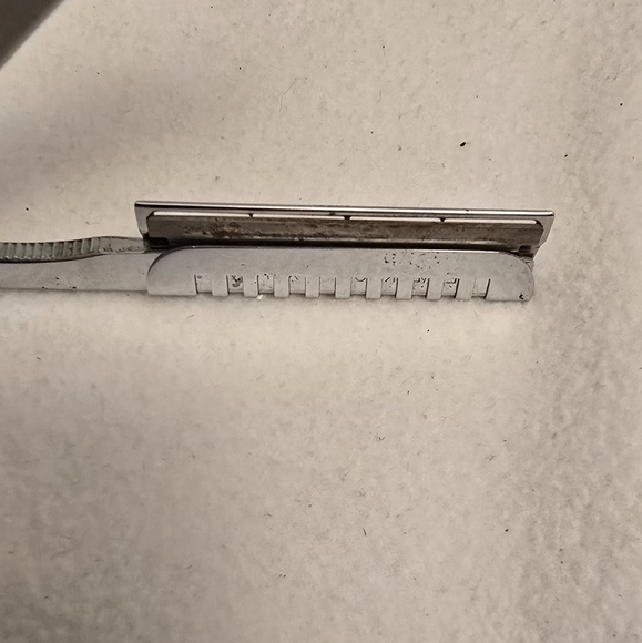 Weck Sextoblade Razor with Case - Picture 3 of 10